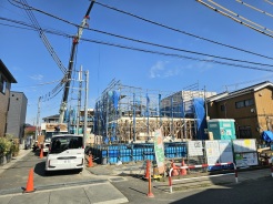 現地は地盤改良工事が終了しました。いよいよ建築をスタートします。