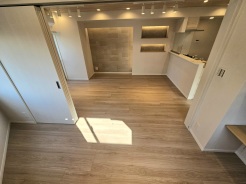 3.8帖の洋室は開放して使えばLDKと合わせて15.8帖の広々空間としてお使いいただけます。