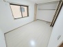 1階6.7帖の洋室です。