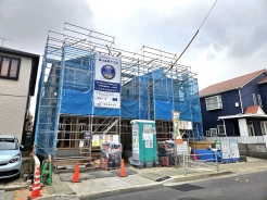 新発表の長期優良住宅全2棟です。土地は広々37坪超。ゆとりある敷地を生かしたお車並列2台駐車可能な大型4LDKです。