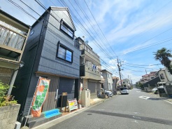 南東側7.2m公道に面していますので、陽当たり良好!大変開放感がございます!